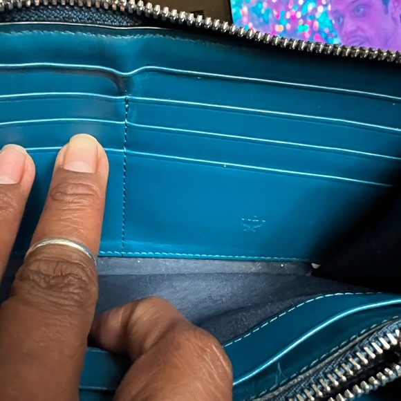 Beautiful rare blue MCM Visetos wallet - Picture 6 of 13